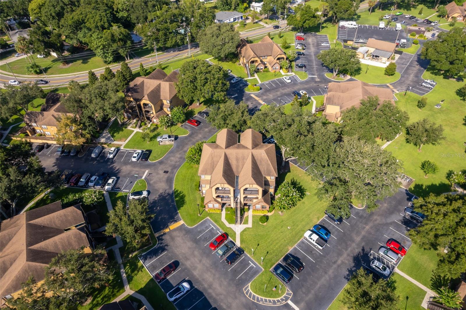 LAKEWOOD PARK A CONDOMINIUM - Residential