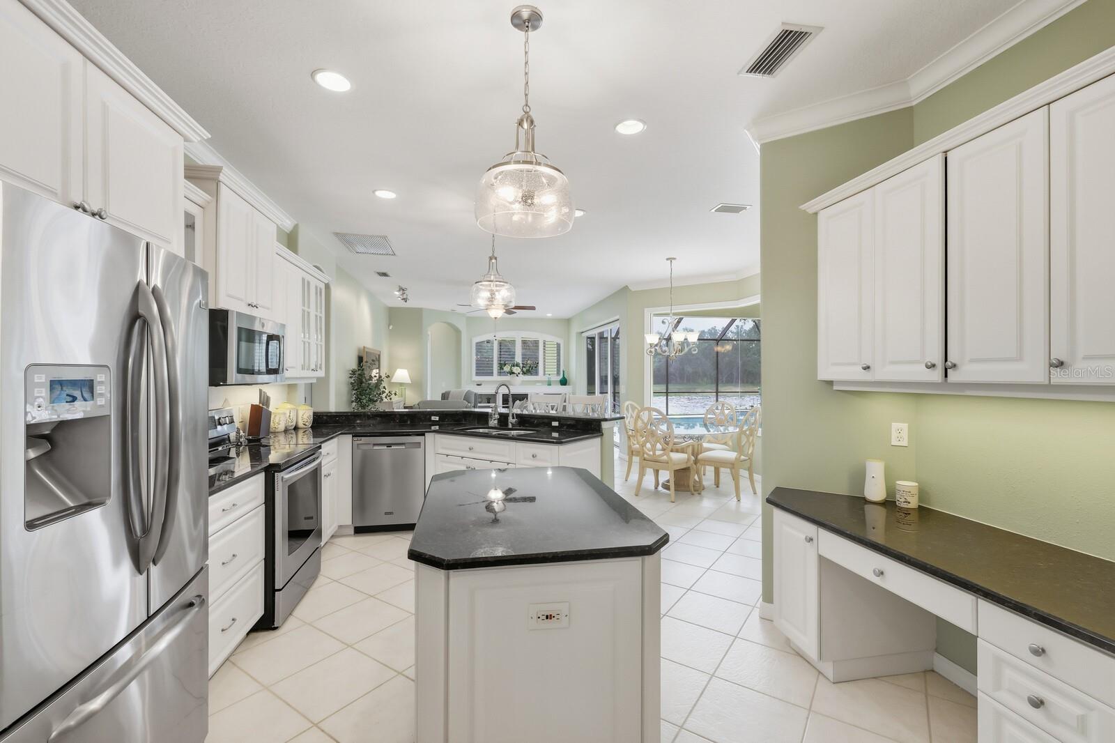 PARK TRACE ESTATES - Residential