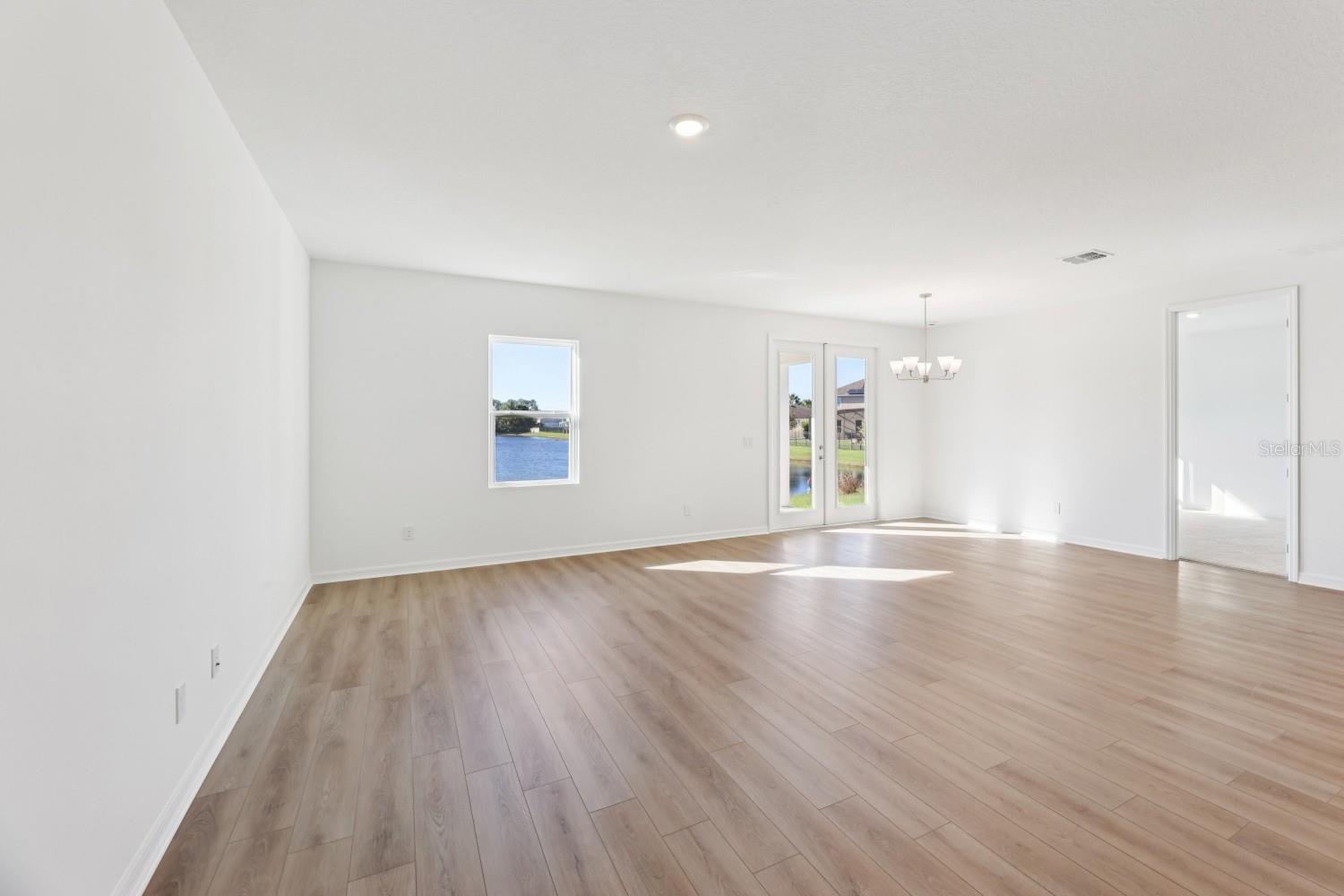 ELLINGTON PLACE - Residential