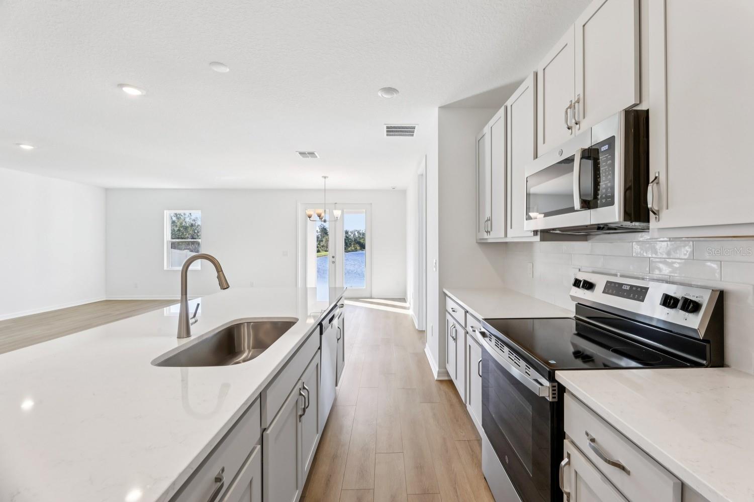 ELLINGTON PLACE - Residential