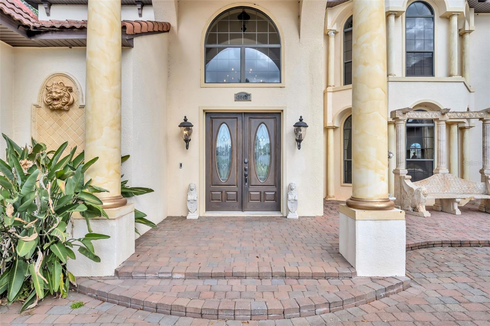 2713 FORMOSA BOULEVARD