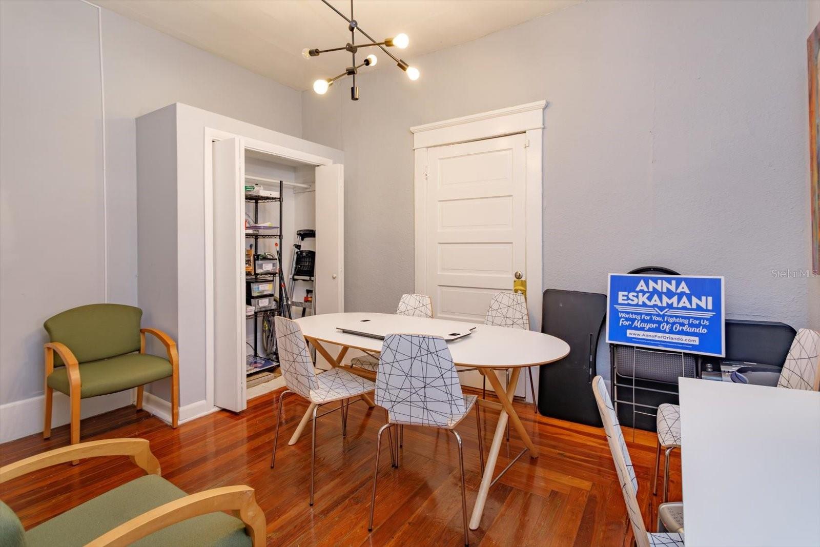 THORNTON PARK - Residential Income