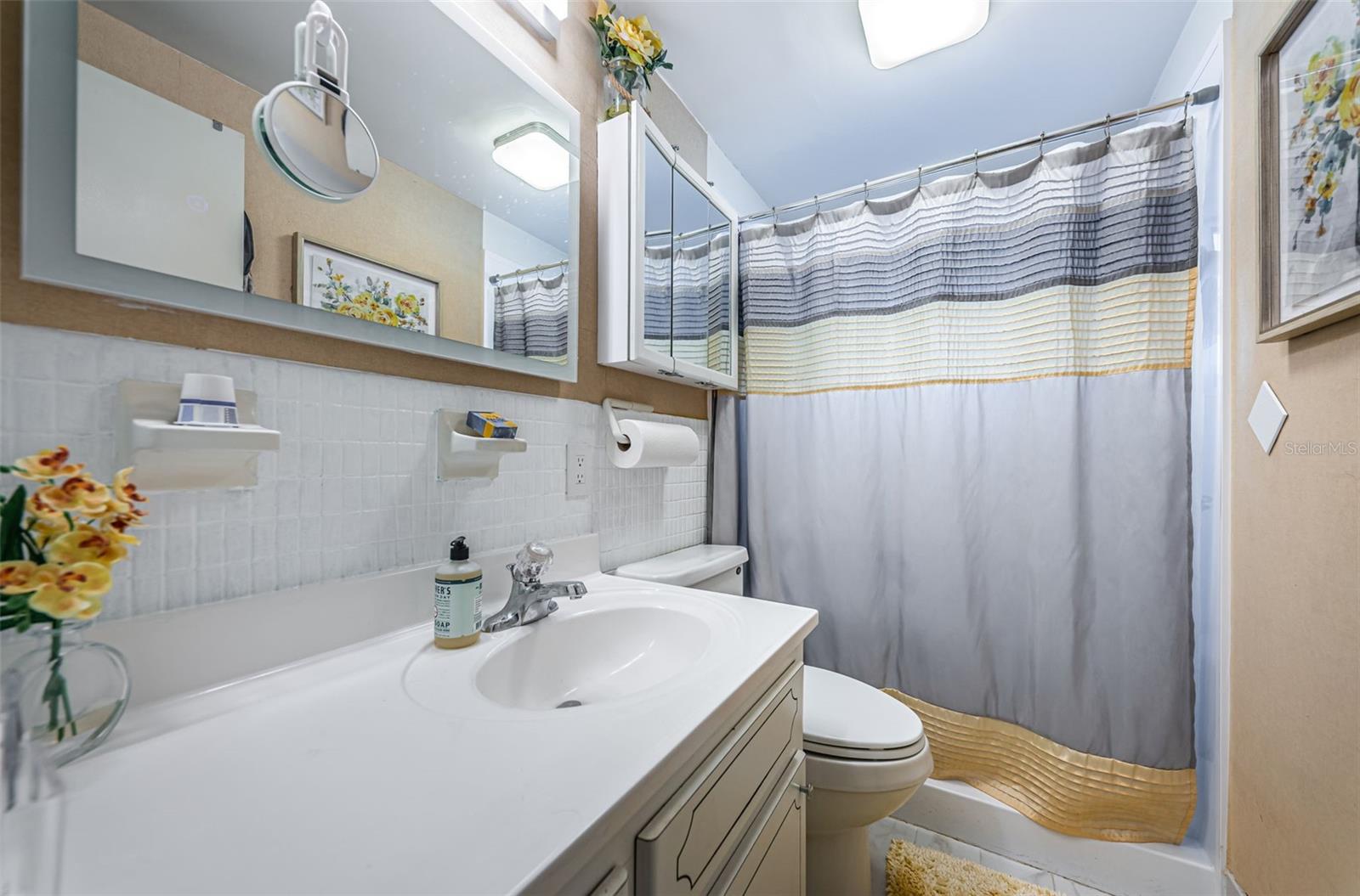 TOWN APTS CONDO - Residential