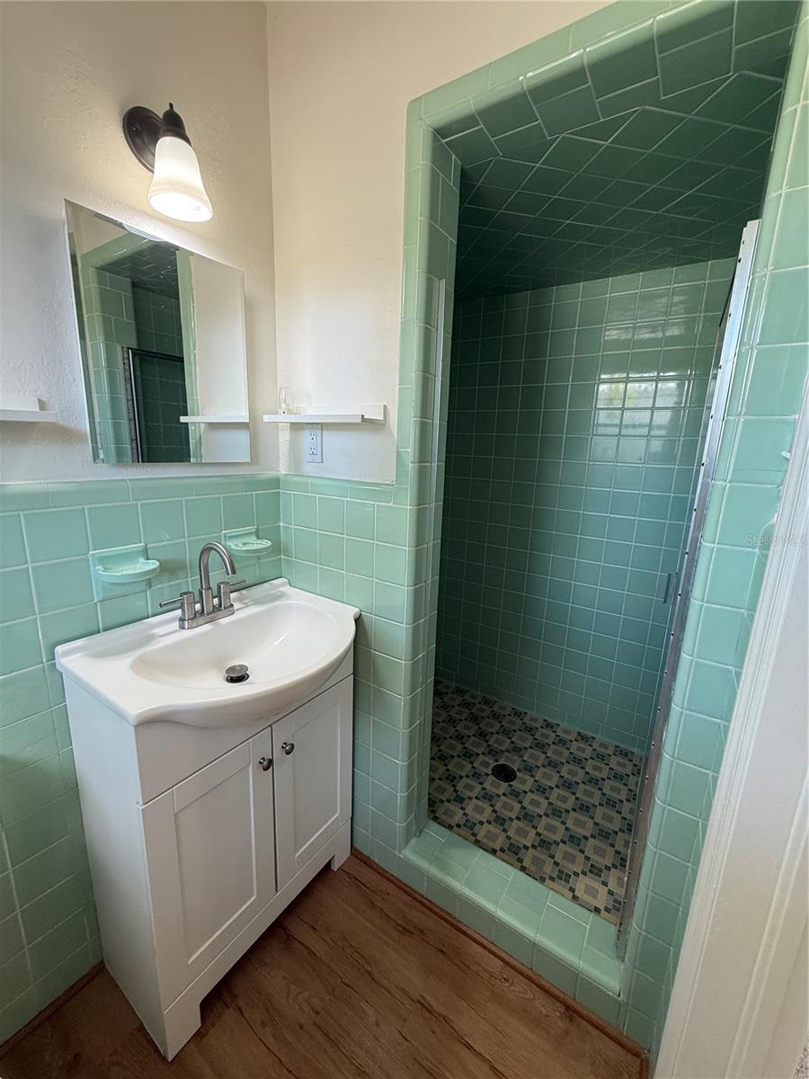 HILLCREST PARK - Residential Lease