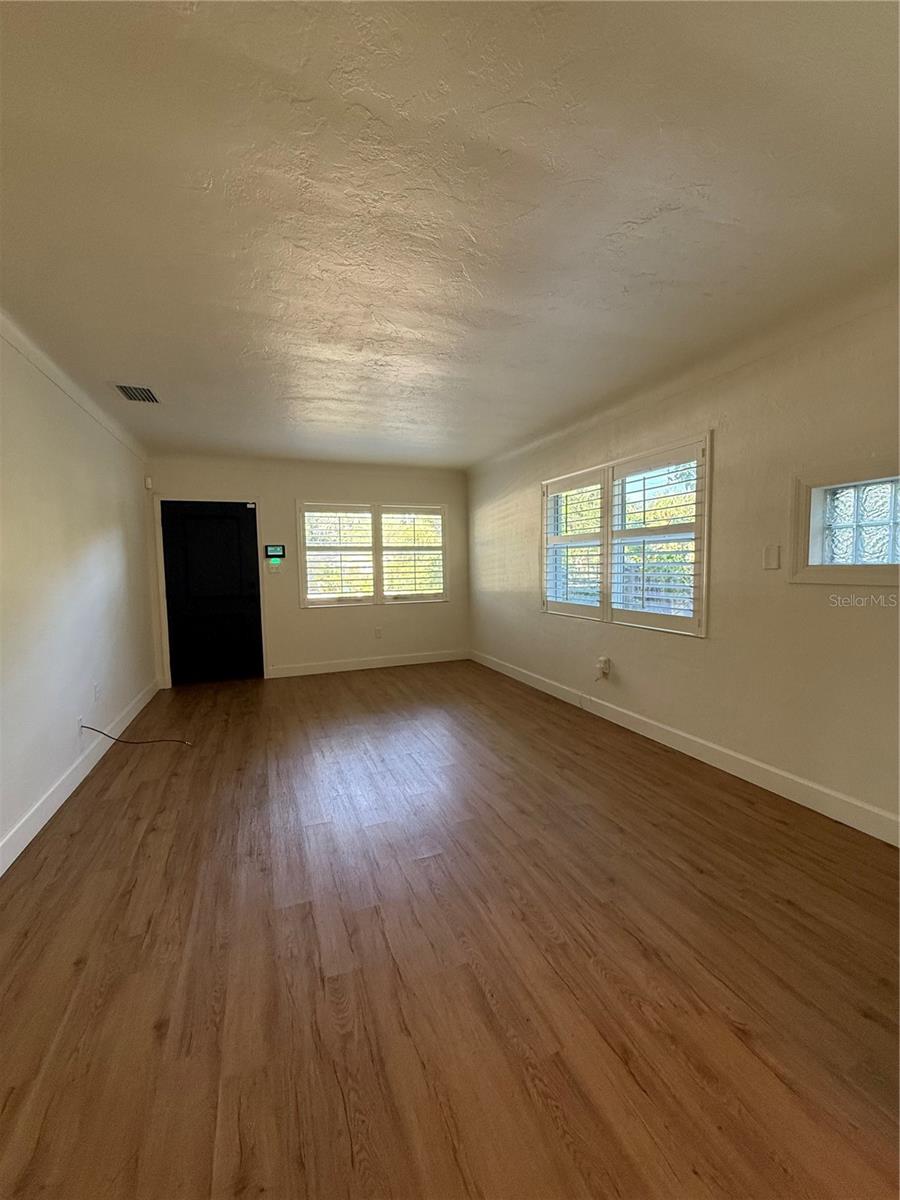 HILLCREST PARK - Residential Lease