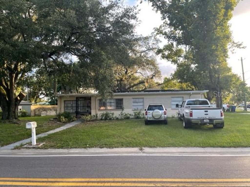 Photo of 3201 River Grove Drive, Tampa, FL 33610 (MLS # S5148548)