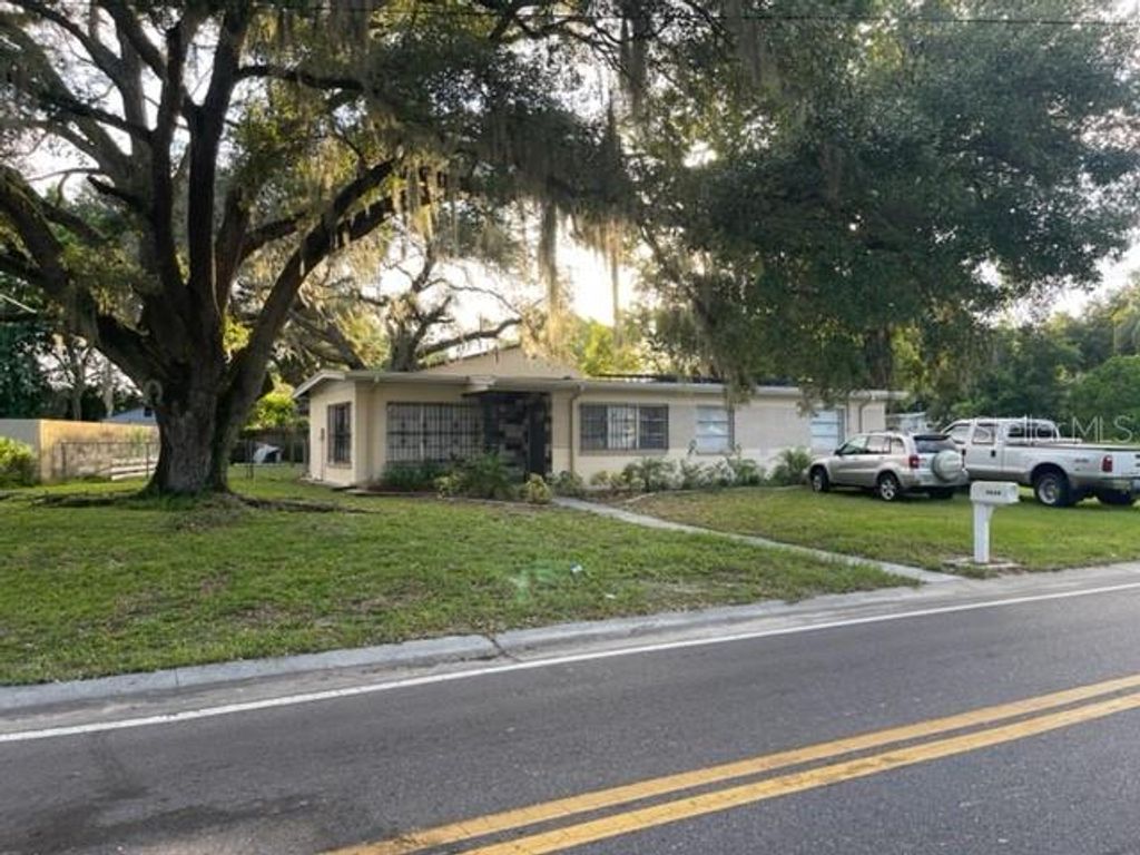 Photo of 3201 River Grove Drive, Tampa, FL 33610 (MLS # S5148548)