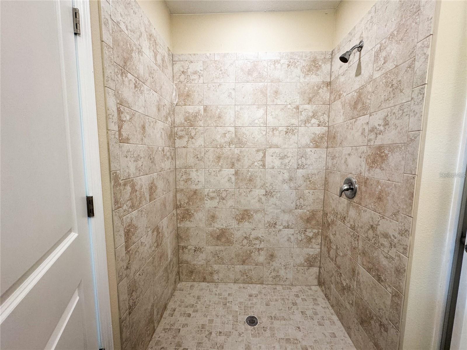 MIRROR LAKES - Residential