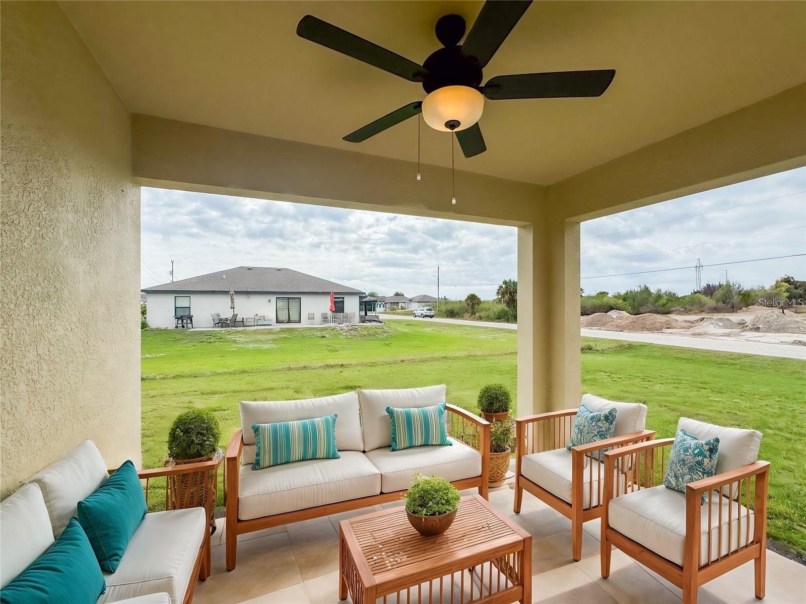 MIRROR LAKES - Residential