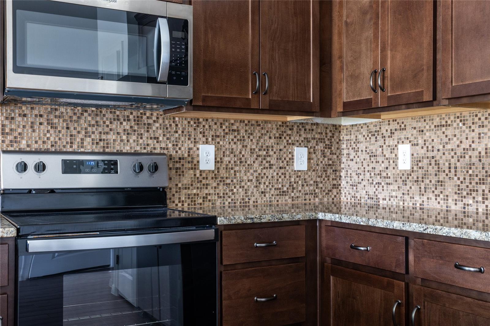 MIRROR LAKES - Residential