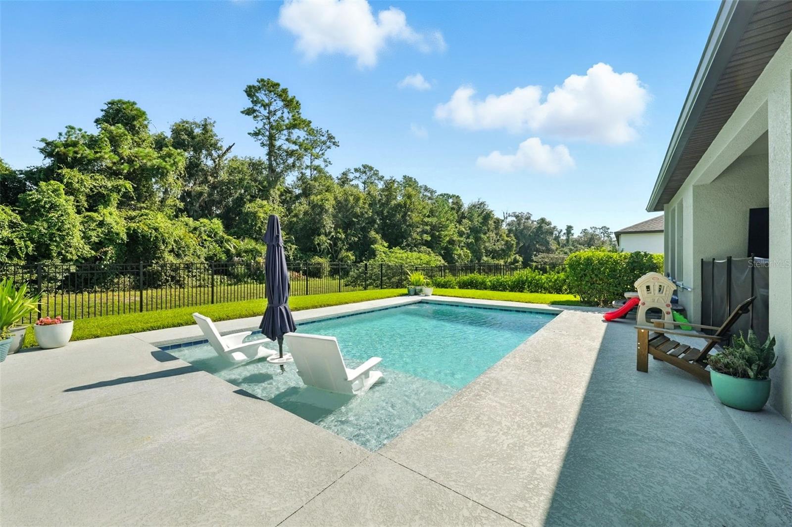 469 SE 38TH STREET