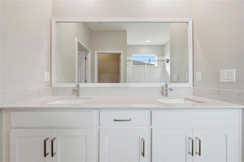 Tiny photo for 469 SE 38th Street, Ocala, FL 34480 (MLS # OM708445)