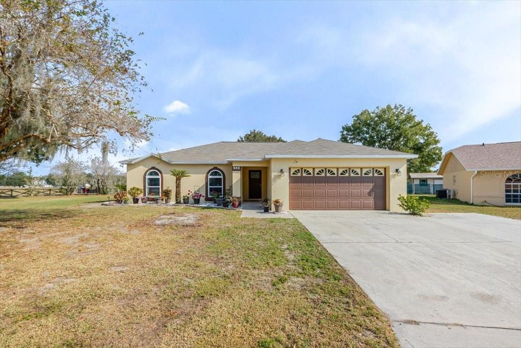 Photo of 366 Glenridge Loop, Lakeland, FL 33809 (MLS # TB8449940)