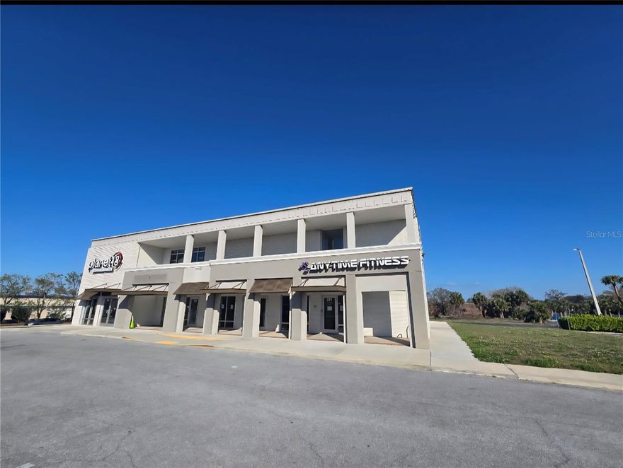 Shopping Complex with space for 5 businesses.  2 end units leased
