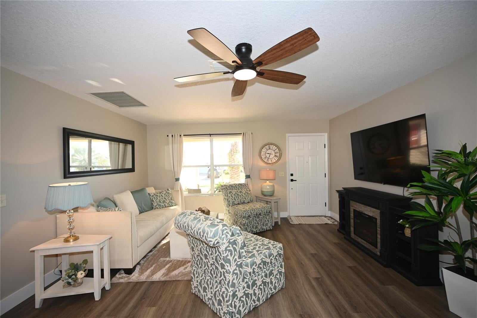1836 CAPTIVA COURT