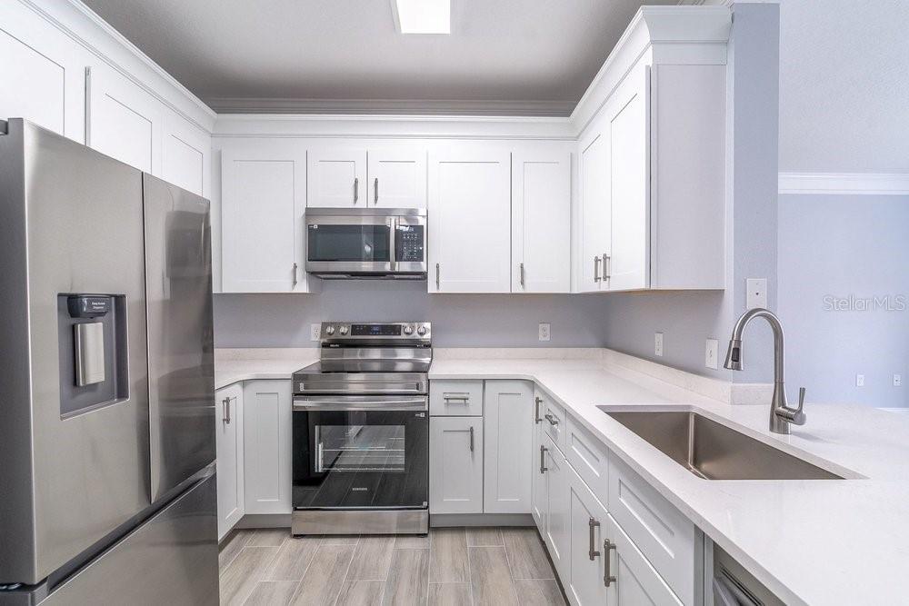 8842 VILLA VIEW CIRCLE 106