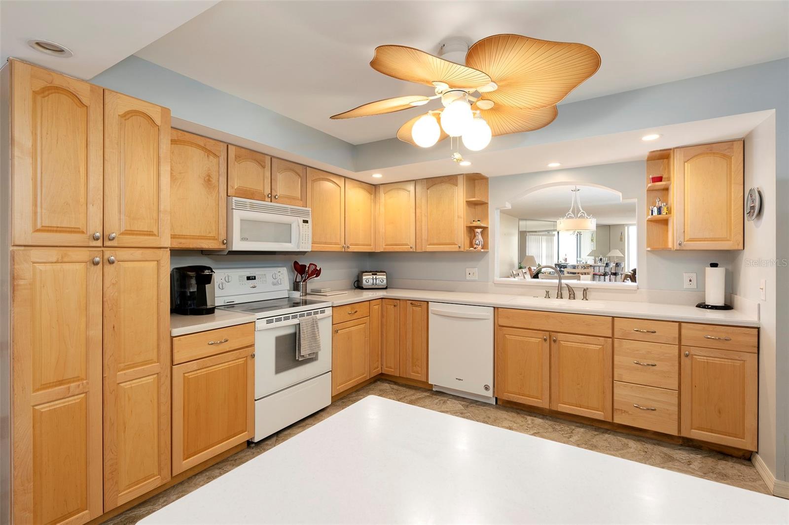 SILVER SANDS BEACH & RACQUET CLUB - Residential Lease