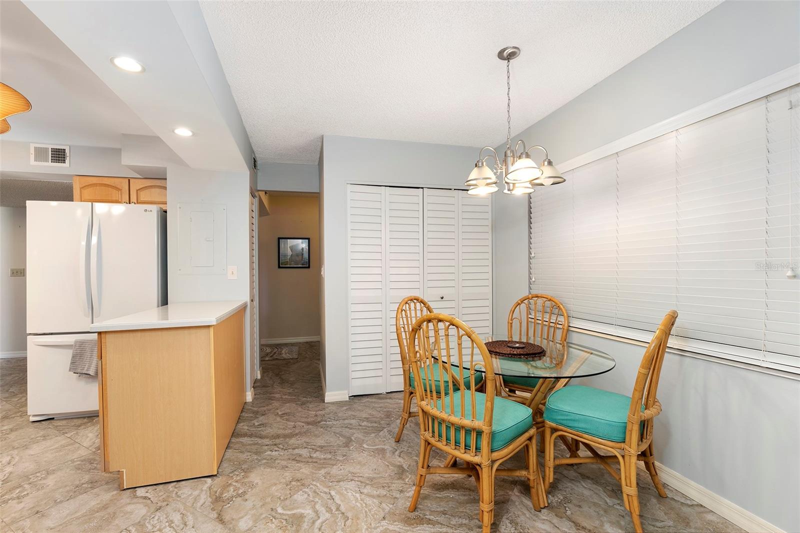 SILVER SANDS BEACH & RACQUET CLUB - Residential Lease