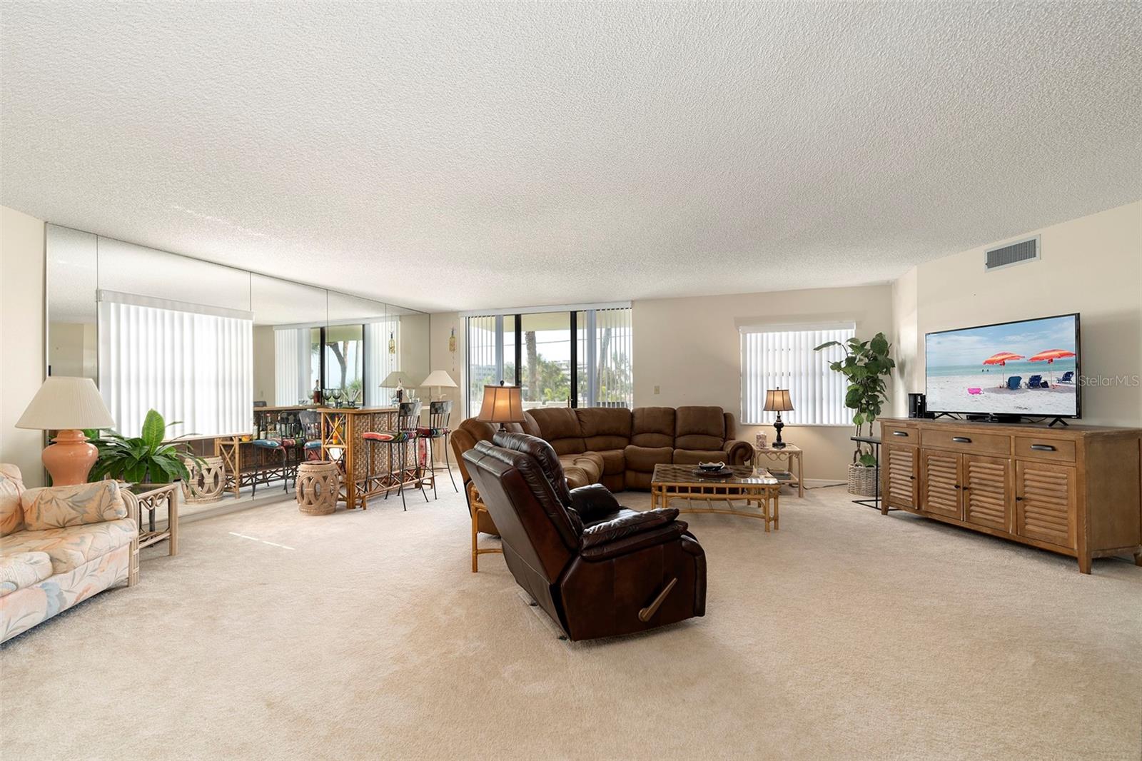 SILVER SANDS BEACH & RACQUET CLUB - Residential Lease