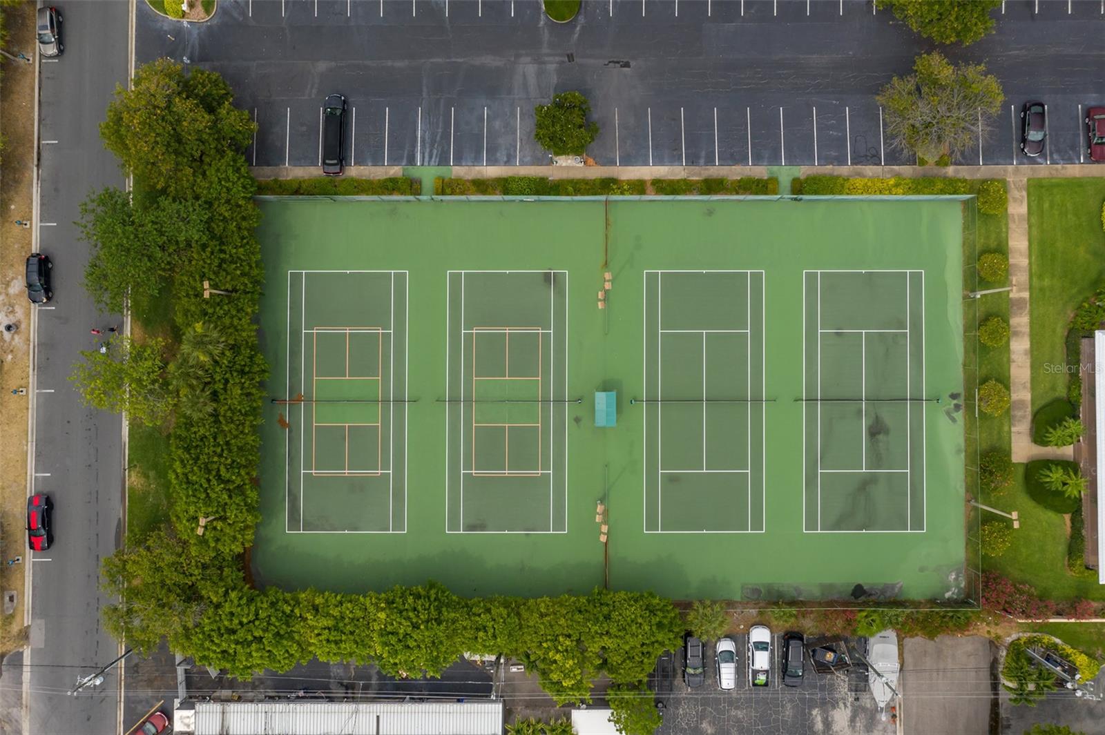 SILVER SANDS BEACH & RACQUET CLUB - Residential Lease