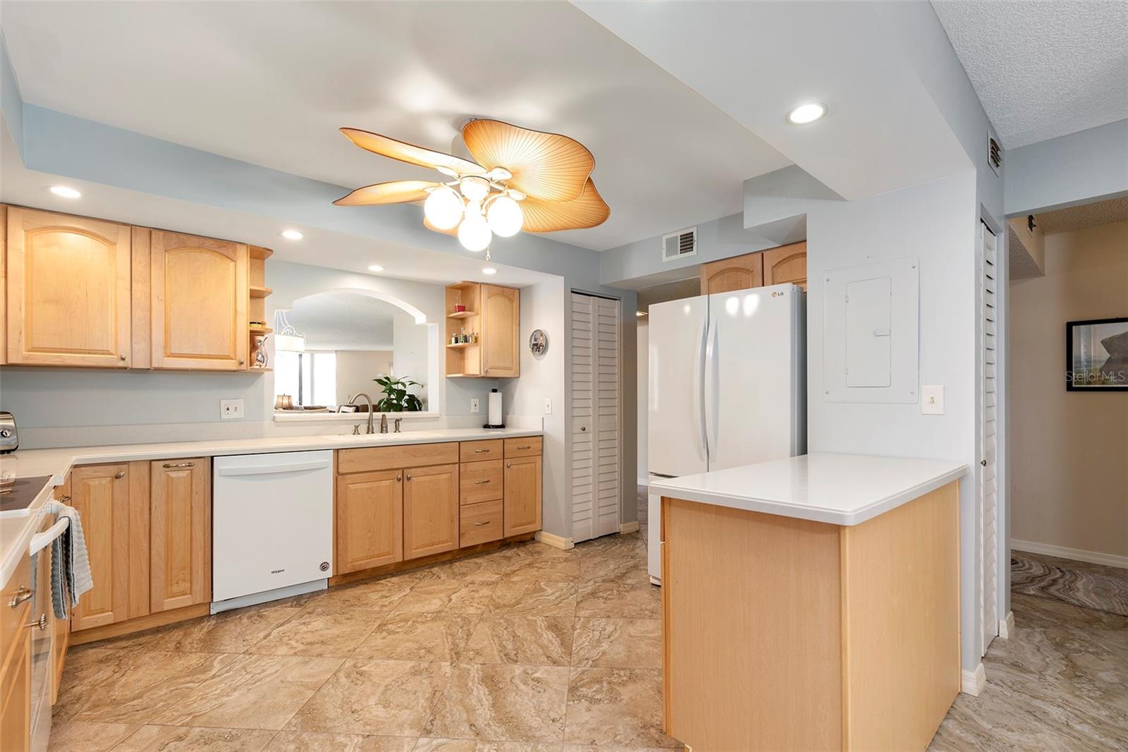 SILVER SANDS BEACH & RACQUET CLUB - Residential Lease