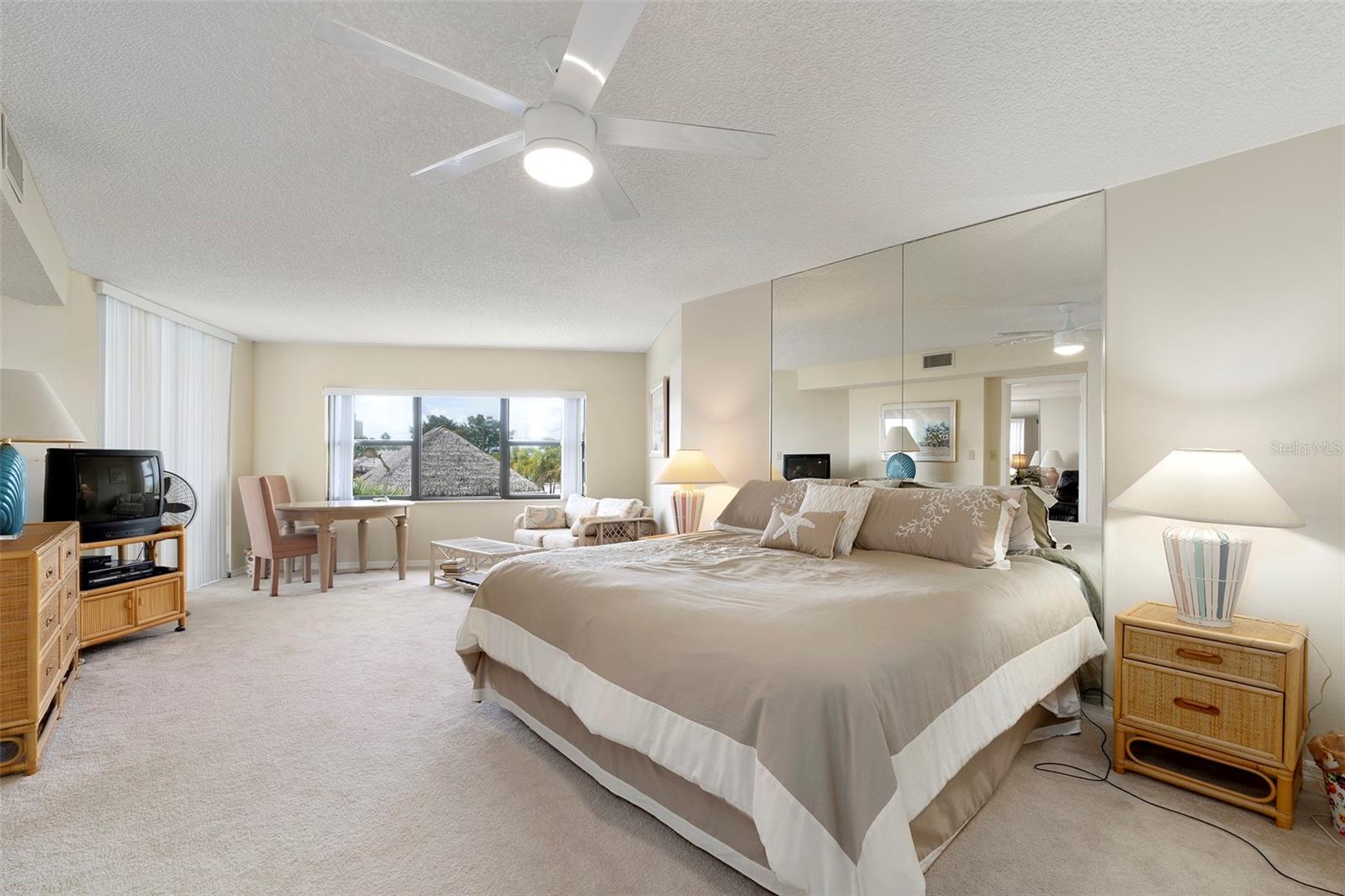 SILVER SANDS BEACH & RACQUET CLUB - Residential Lease