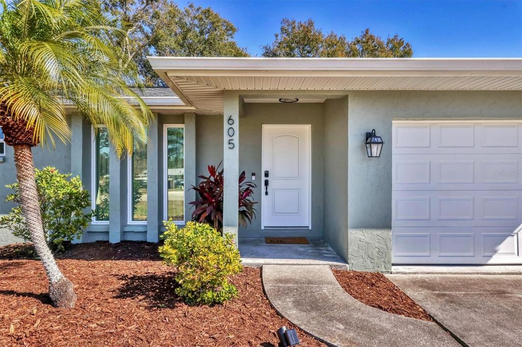 Photo of 605 Albritton Avenue, Sarasota, FL 34232 (MLS # A4680711)