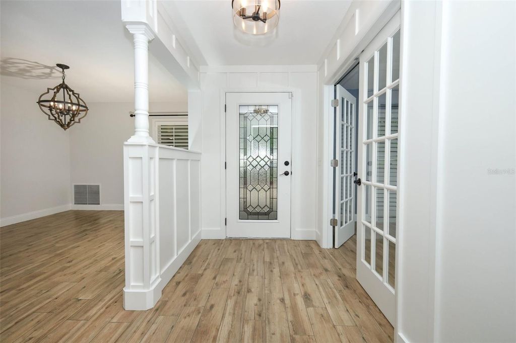 Photo of 411 Valencia Circle, Oviedo, FL 32765 (MLS # O6393466)