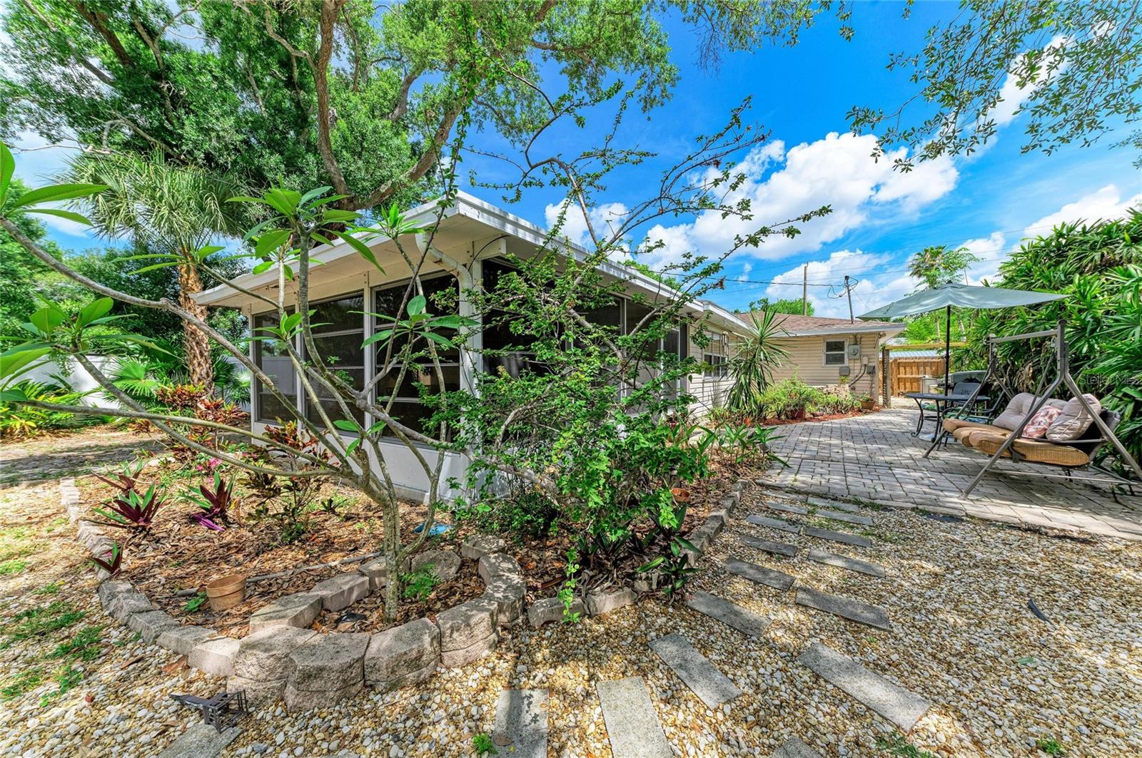 SINGLETARYS - Residential