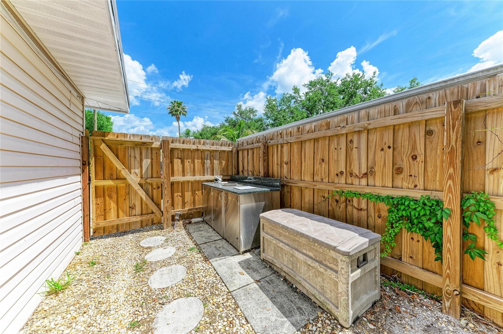 SINGLETARYS - Residential