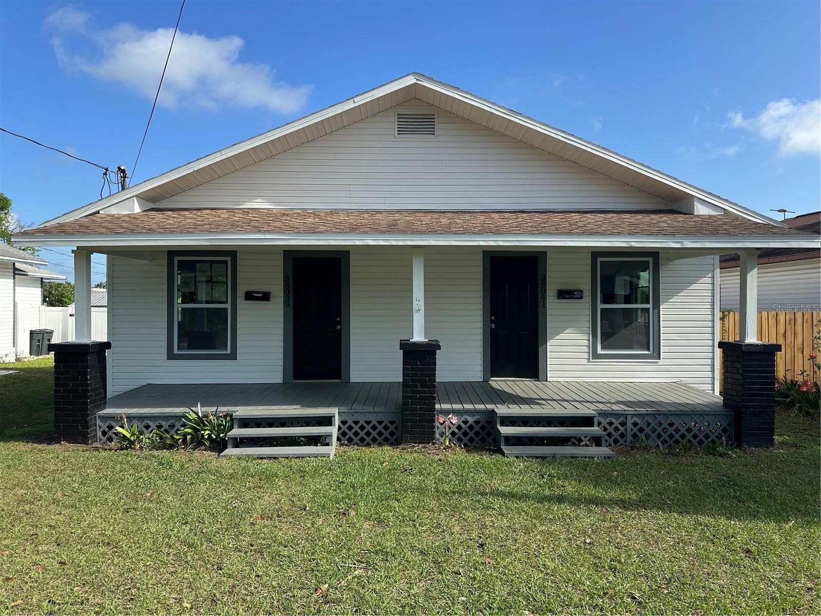 Embrace Downtown Dade City living in this charming 2-bedroom, 1-bathroom rental! Enjoy the convenience of strolling to local shops, restaurants, and community events right outside your door.