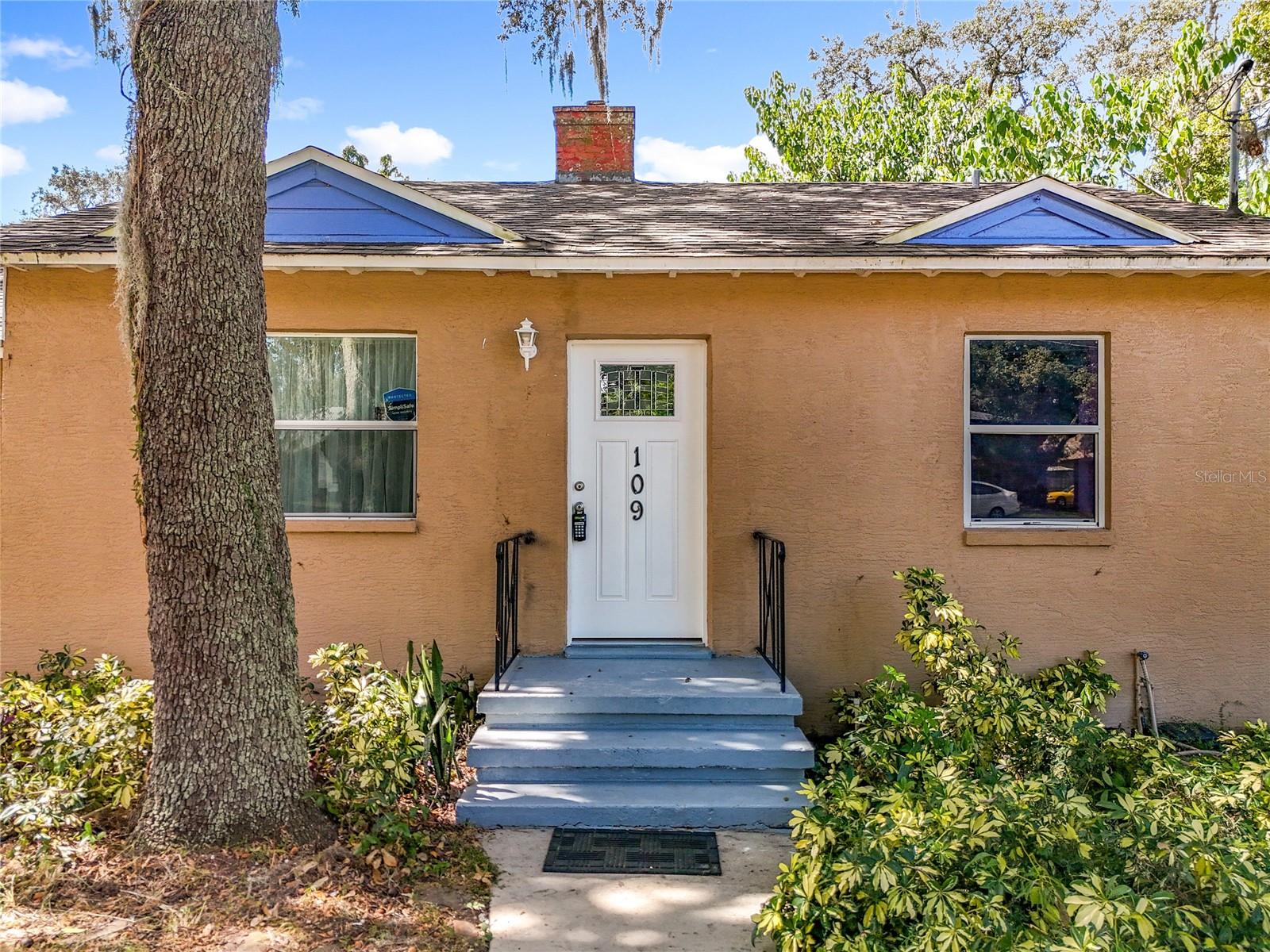 109 N OAKLAND STREET