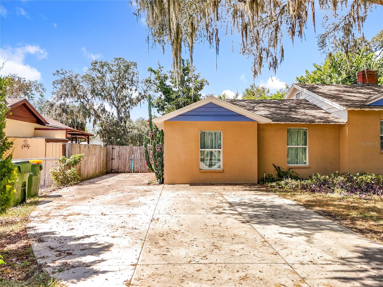 109 N OAKLAND STREET