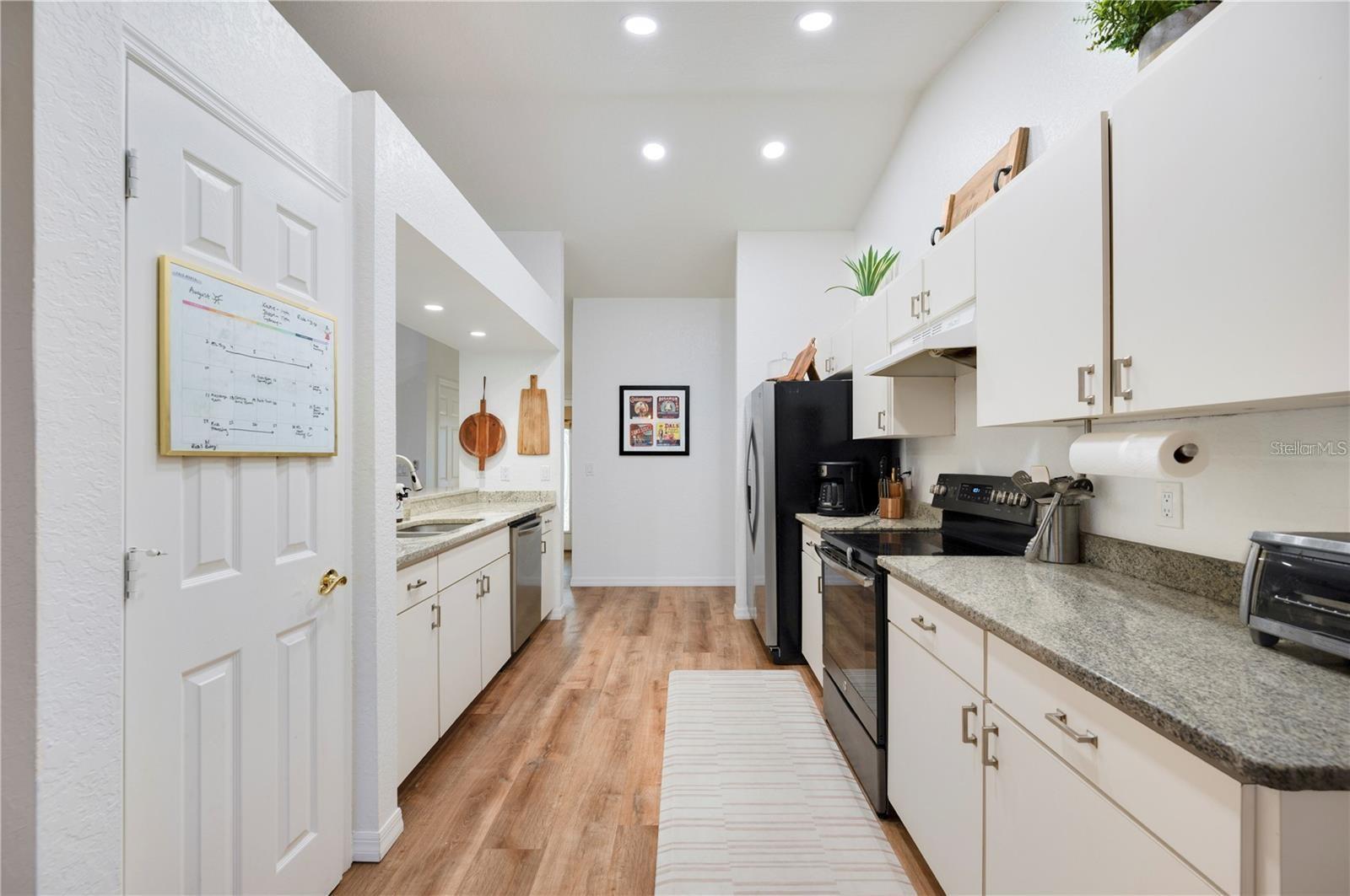 CLUBHOUSE ESTATES - Residential Lease