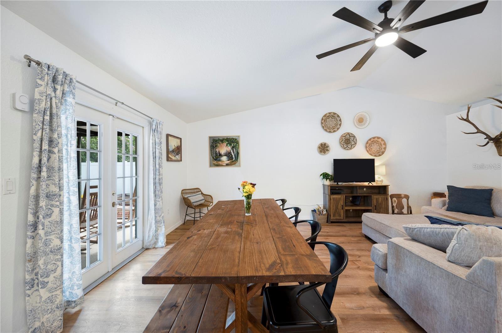 CLUBHOUSE ESTATES - Residential Lease