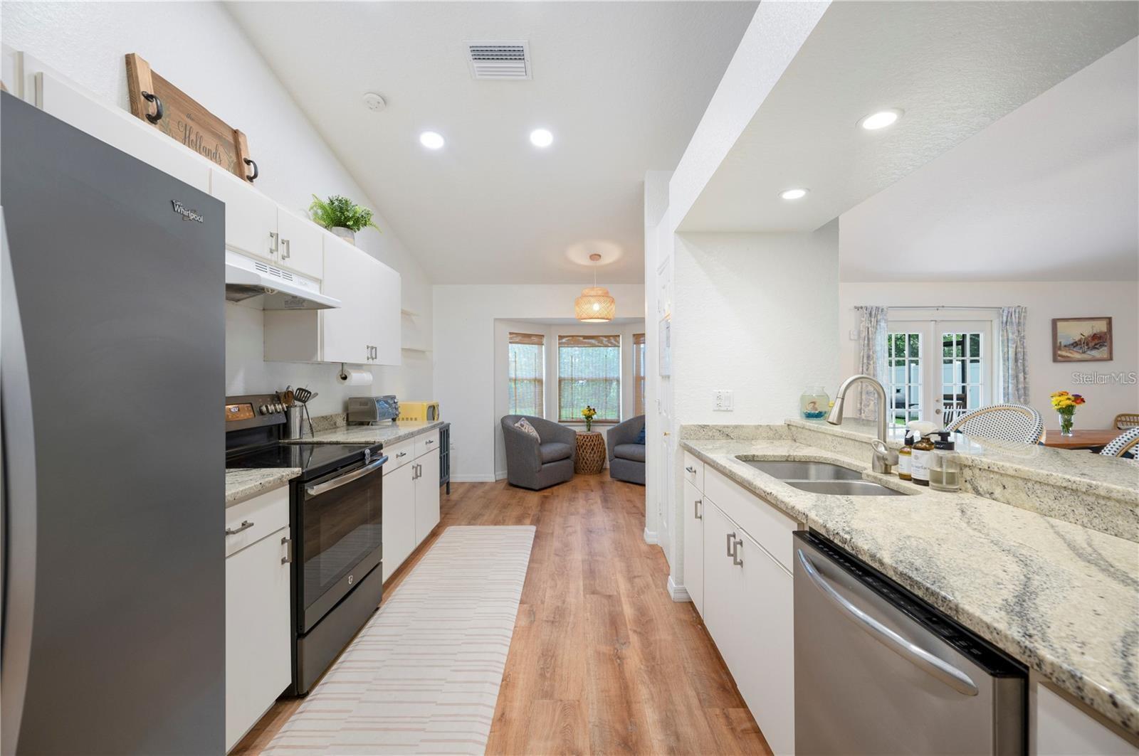 CLUBHOUSE ESTATES - Residential Lease