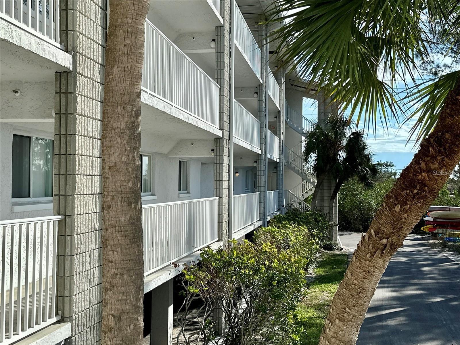 LEMON BAY BREEZES PH 01 - Residential Lease