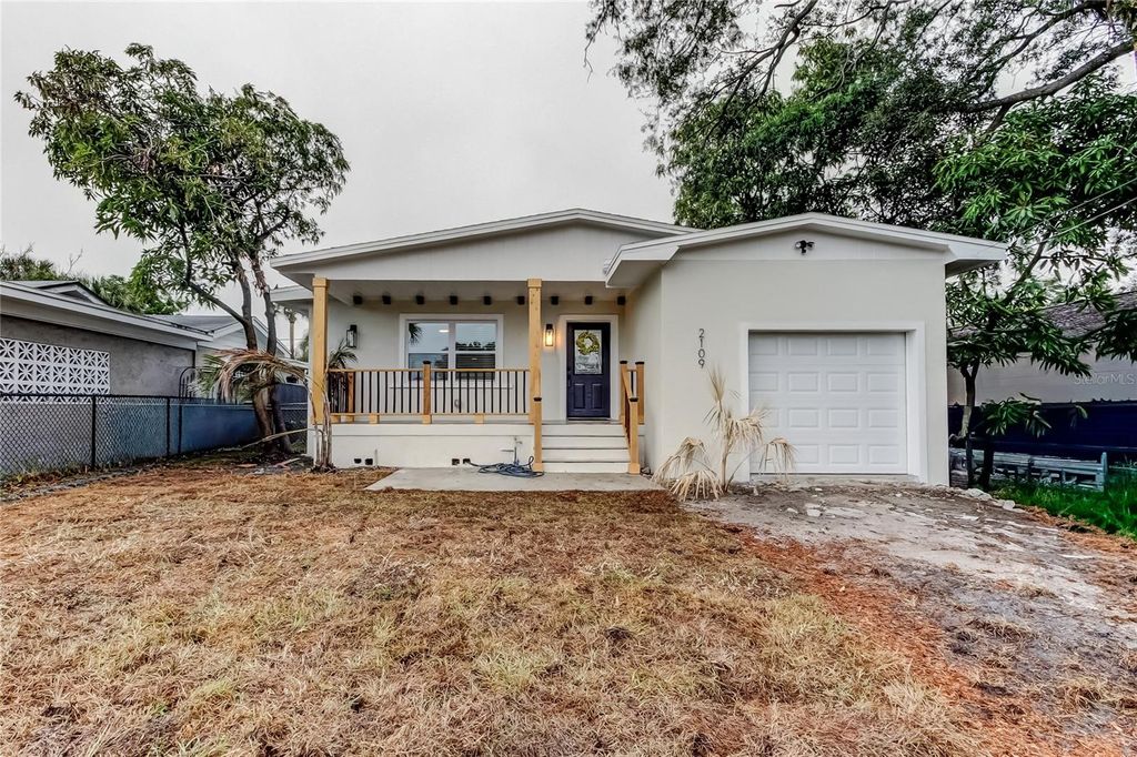 Photo of 2109 W Grace Street, Tampa, FL 33607 (MLS # TB8473343)