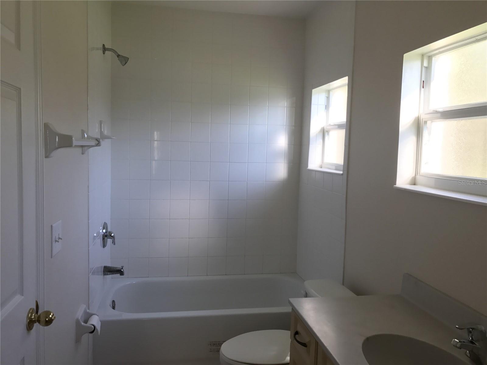 ACREAGE & UNREC - Residential Lease