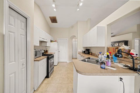 Tiny photo for 13354 Biscayne Drive, Grand Island, FL 32735 (MLS # O6453223)