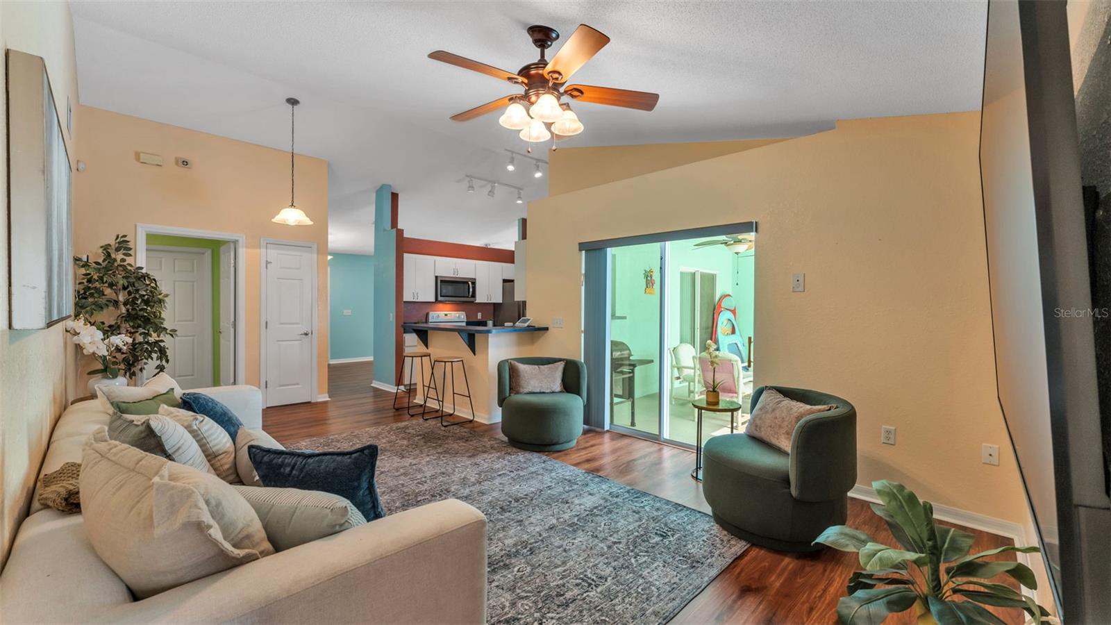 SAVANNA POINTE - Residential