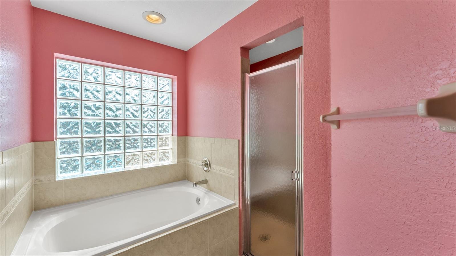 SAVANNA POINTE - Residential