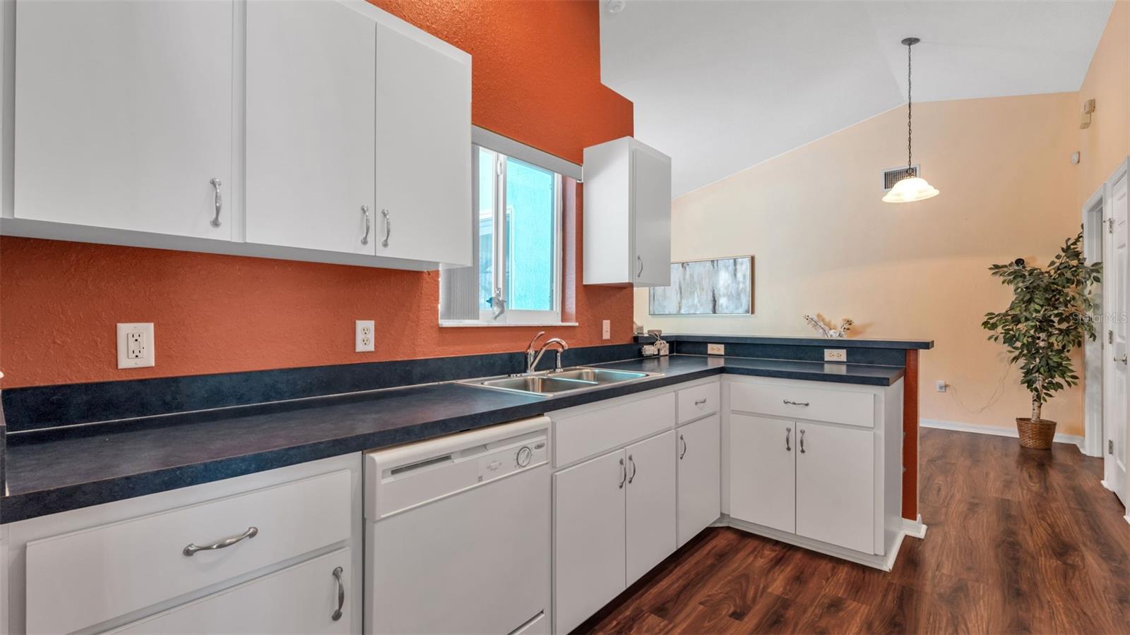 SAVANNA POINTE - Residential