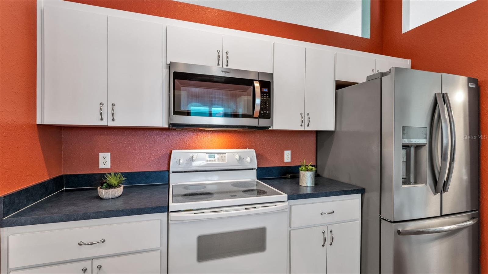 SAVANNA POINTE - Residential