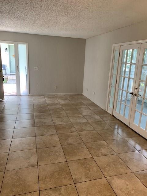 OAK LAKE PARK CONDO - Residential Lease