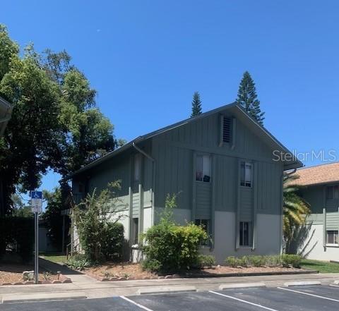 OAK LAKE PARK CONDO - Residential Lease