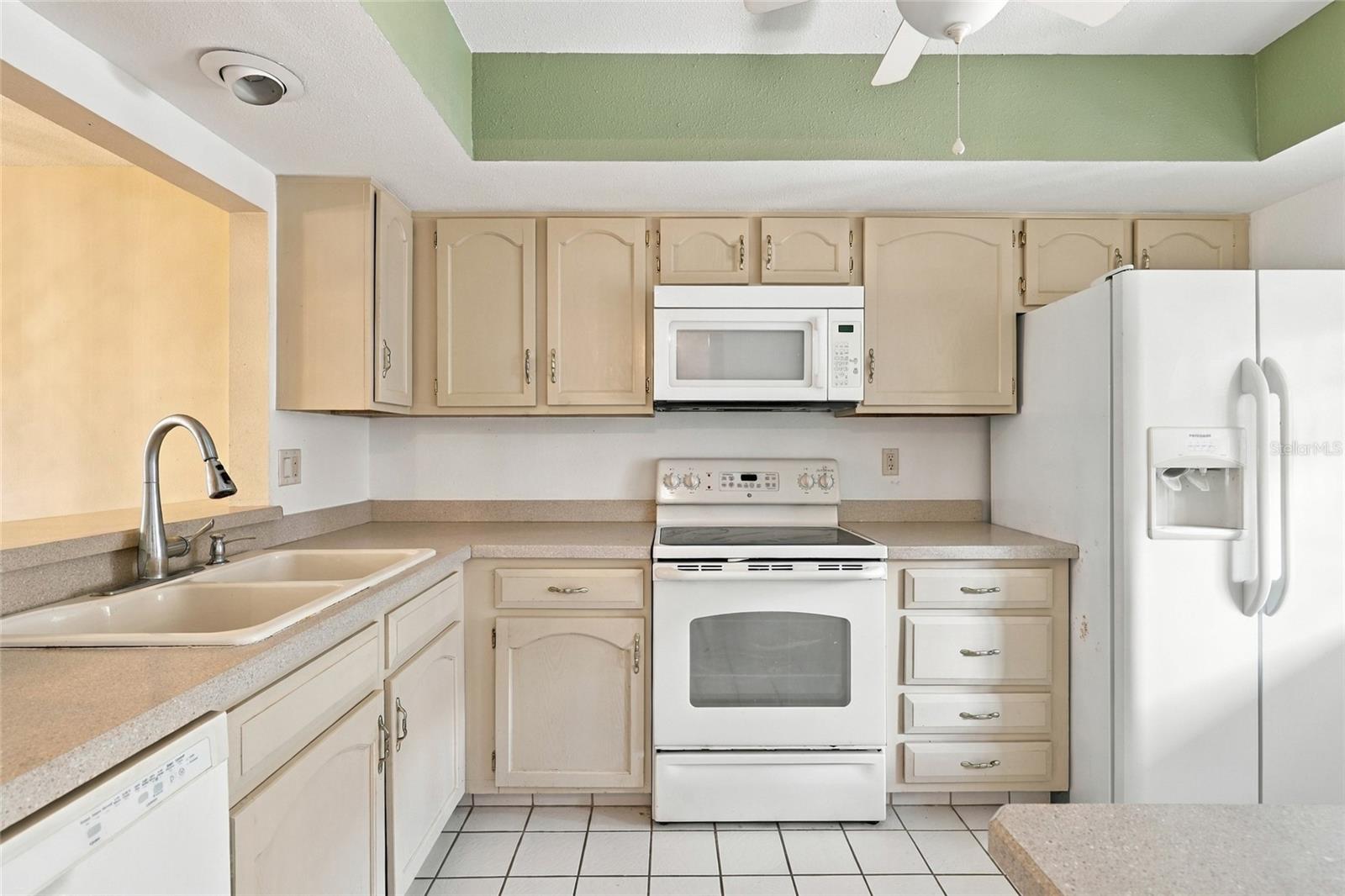 430 MISSION TRAIL E C