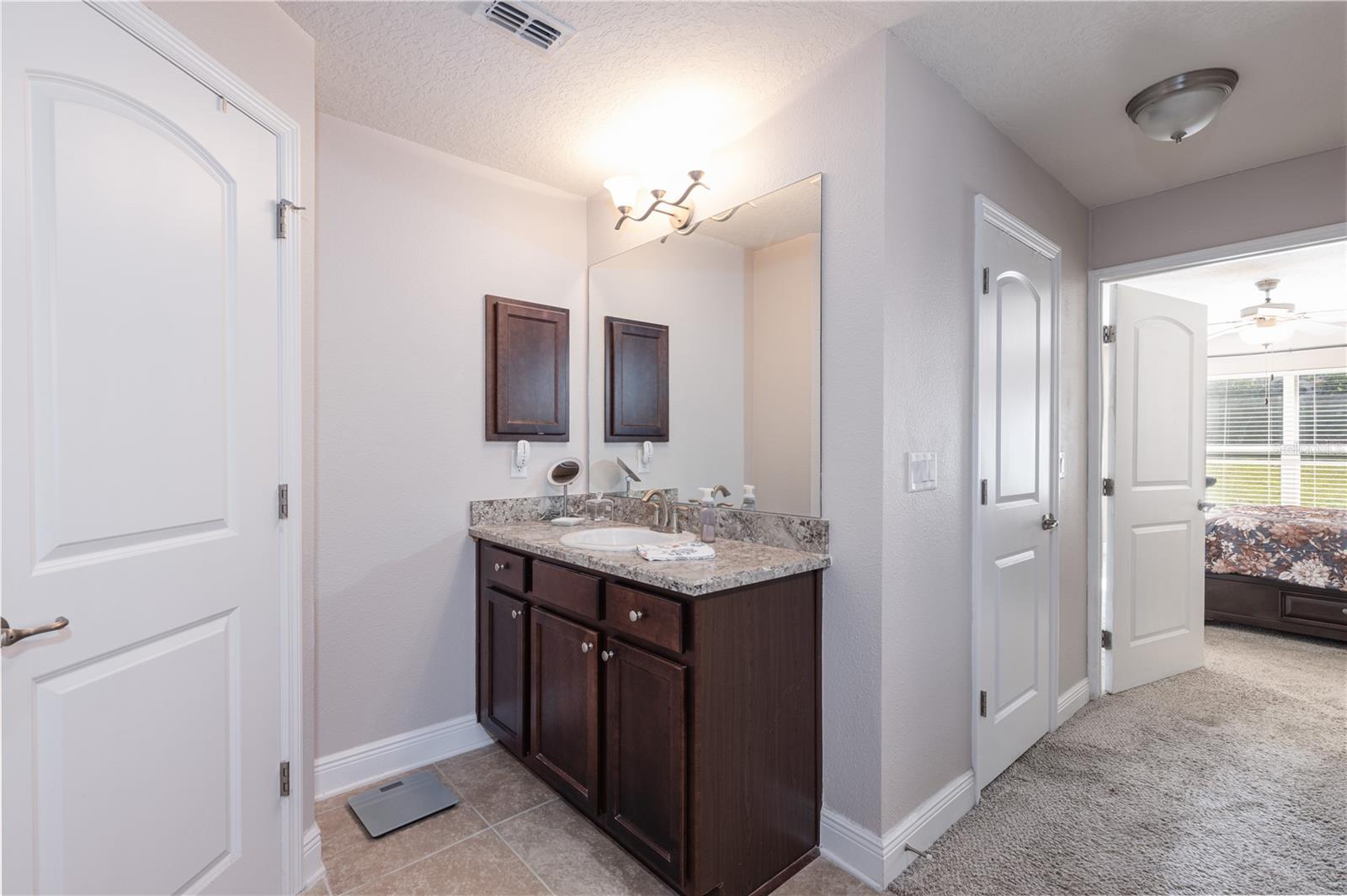 LEESBURG ASHTON WOODS - Residential