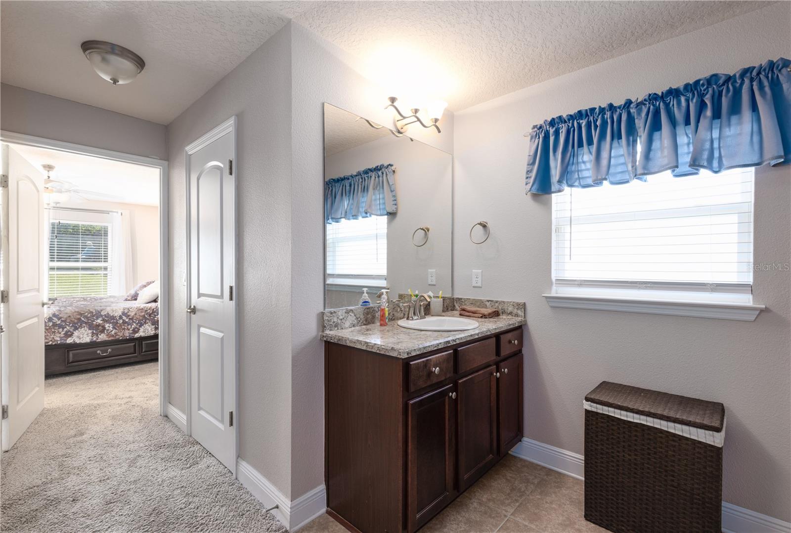 LEESBURG ASHTON WOODS - Residential