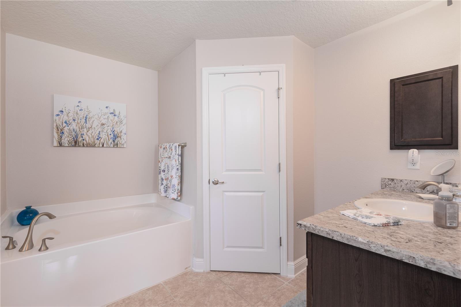 LEESBURG ASHTON WOODS - Residential